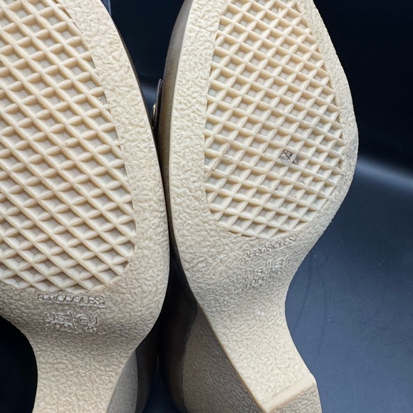 AEROSOLES WOMEN'S BROWN LEATHER SLIP ON WEDGE 3.5” PUMPS SIZE 10M - Picture 7 of 14